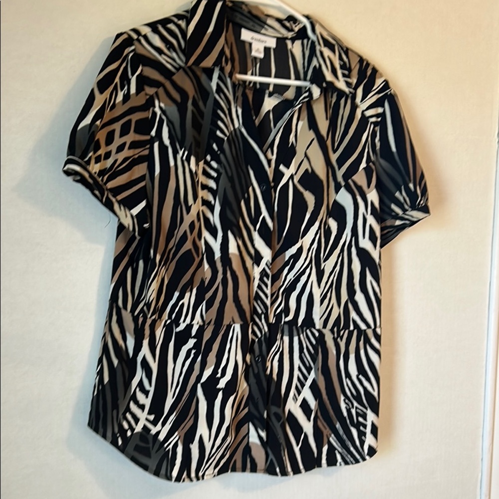 Dressbarn Button Down Short Sleeve Collared Black & White Blouse Size XL